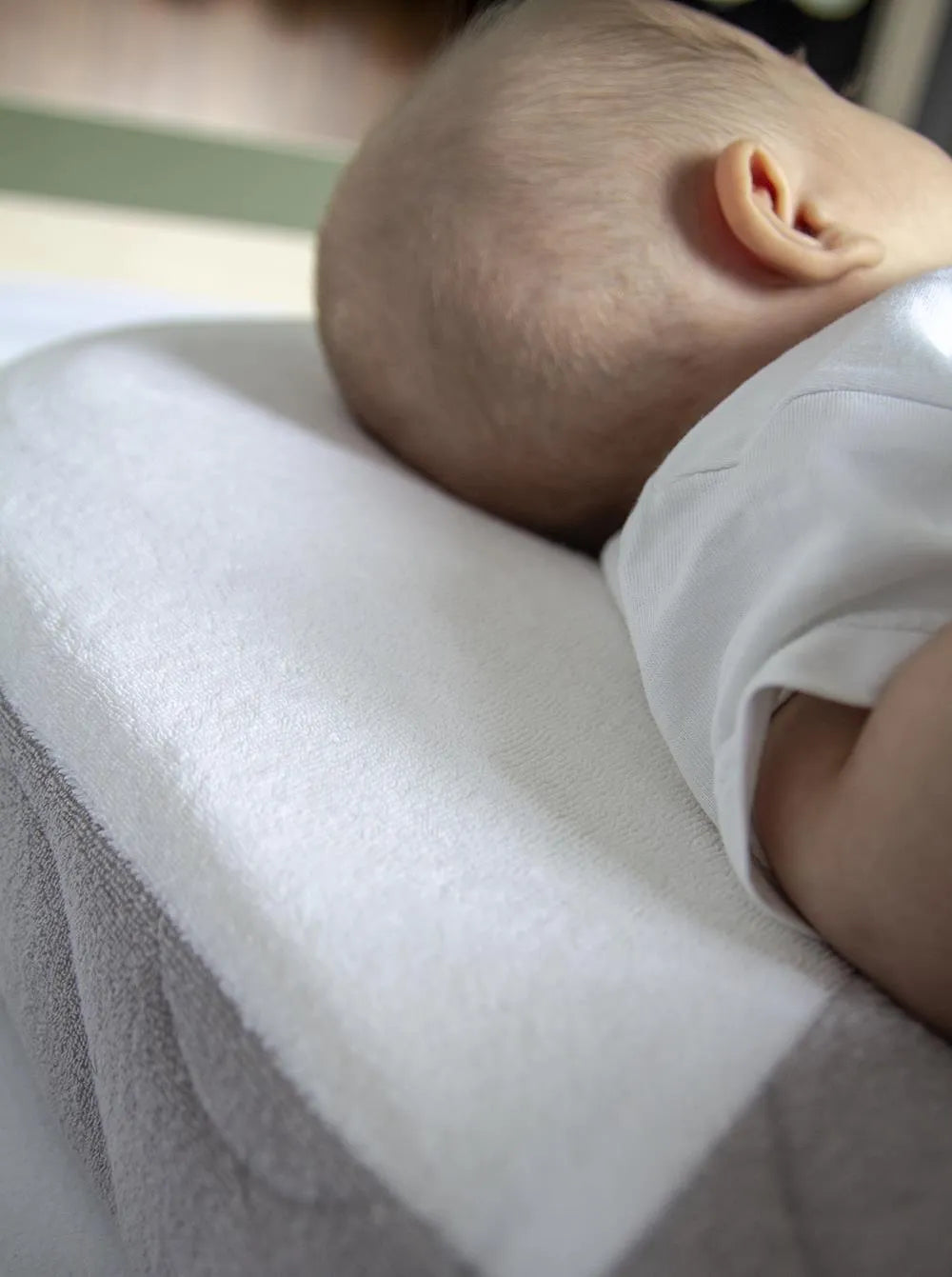Babyjem Dyshek Ergonomik Anti-Reflux dhe Anti-Kolik për Bebe – me Bërthama Qershie për Ngrohjen e Barkut 0+