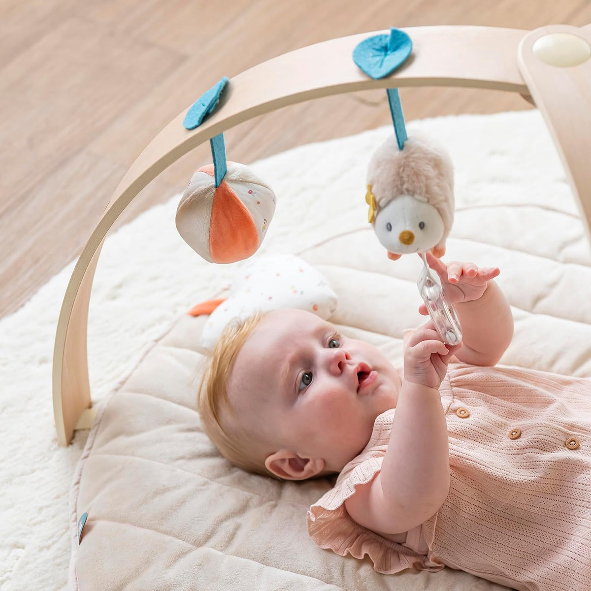Nattou Vendlojë për Bebe – Hark Druri dhe Lodra