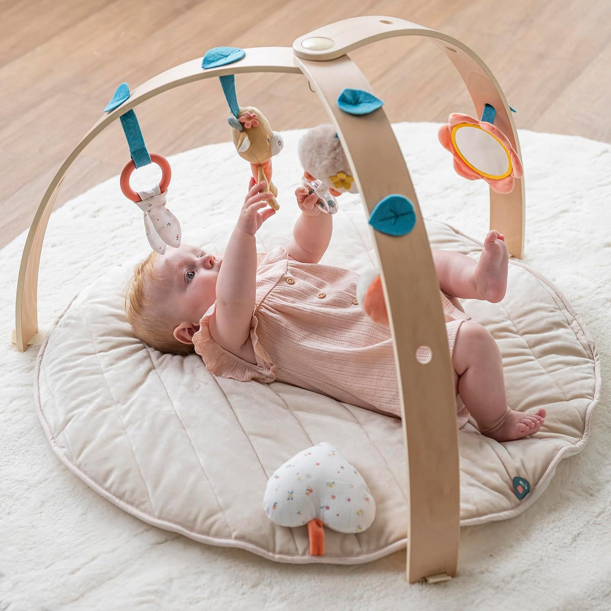 Nattou Vendlojë për Bebe – Hark Druri dhe Lodra