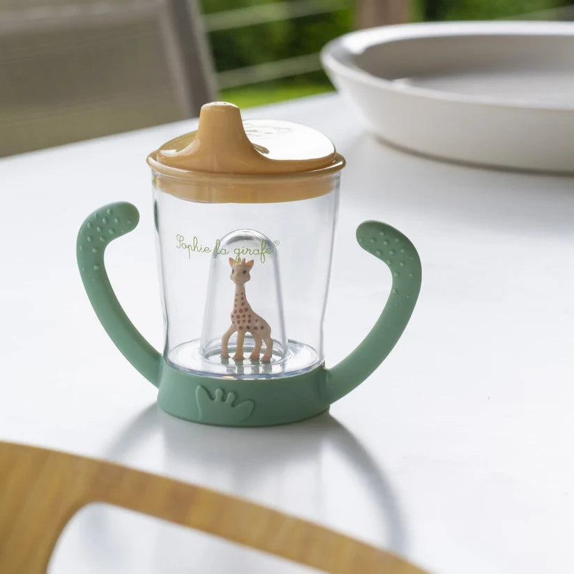 Sophie la girafe® & Non-Spill Cup 180 ml – Set Dhuratë me Sophie dhe Gotë Kundër Rrjedhjes